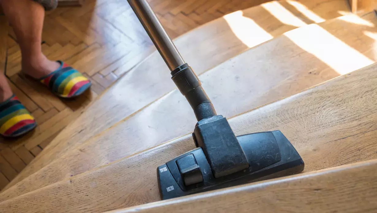 How to vacuum stairs