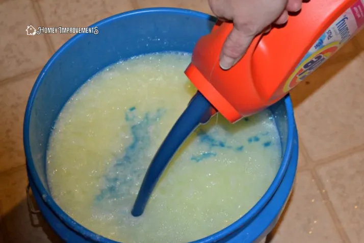 add detergent in the hot water bucket