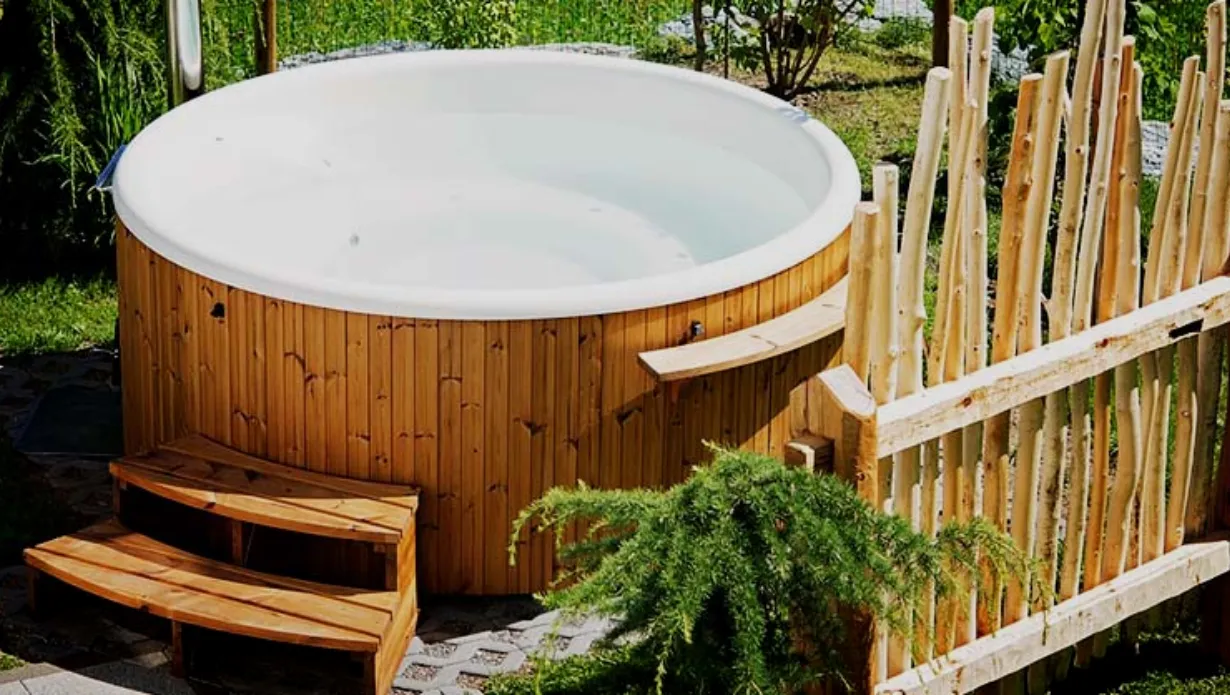 18 Ingenious DIY Hot Tub Plans that are Budget Friendly