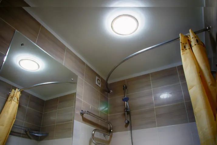General Light in bathroom ceiling